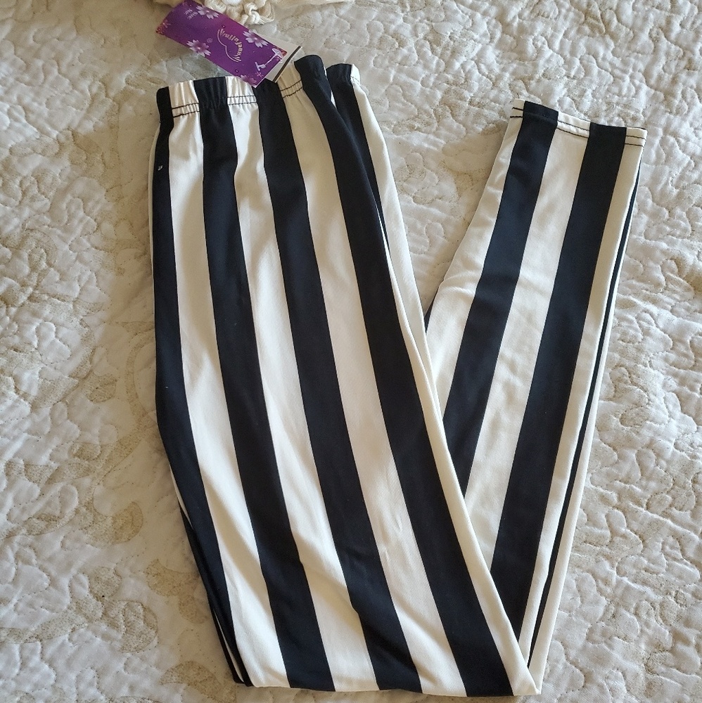 Black and white Striped Leggings